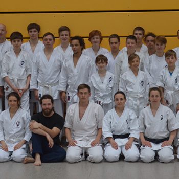 Gruppenfoto aller Teilnehmer des Karate Seminars mit Olaf Krey in Gärtringen