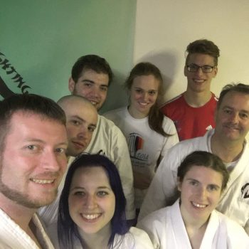 Gruppenfoto der Teilnehmer des Karate Neujahrstrainings 2016