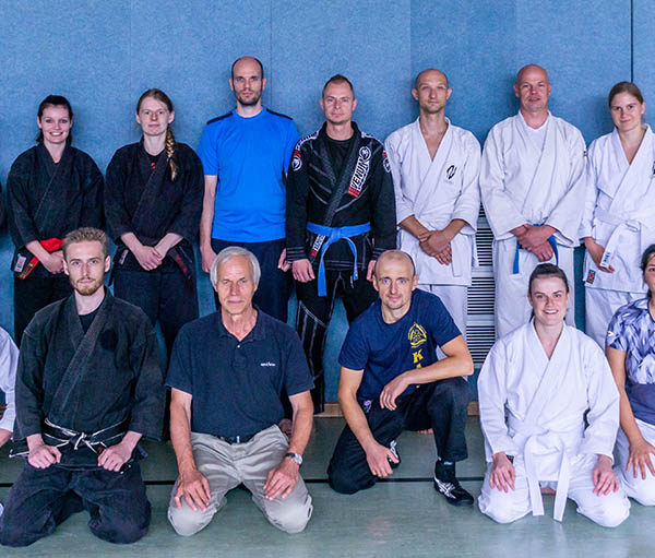 Gruppenfoto aller Teilnehmer des Kampfsport Seminars in Fulda.